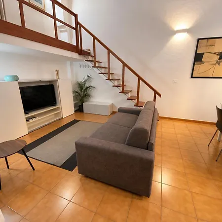 Nosadella Loft - Cozy Duplex - Centre Appartement